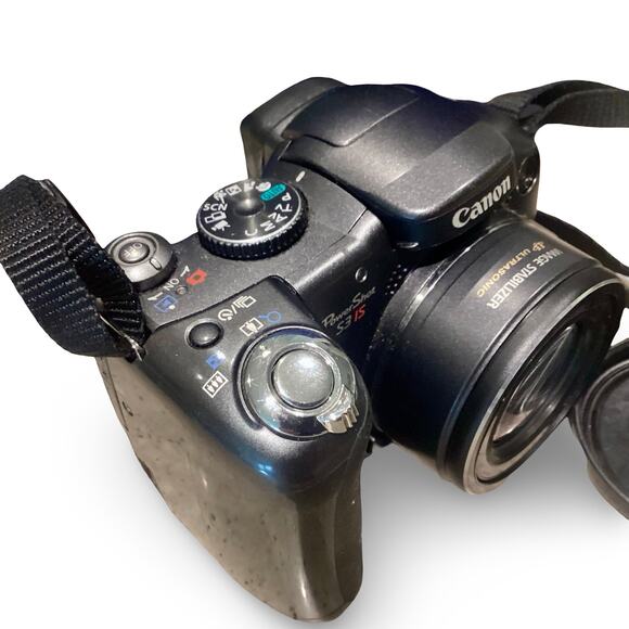 Canon PowerShot S3 IS Digital Camera - Picture 4 of 16